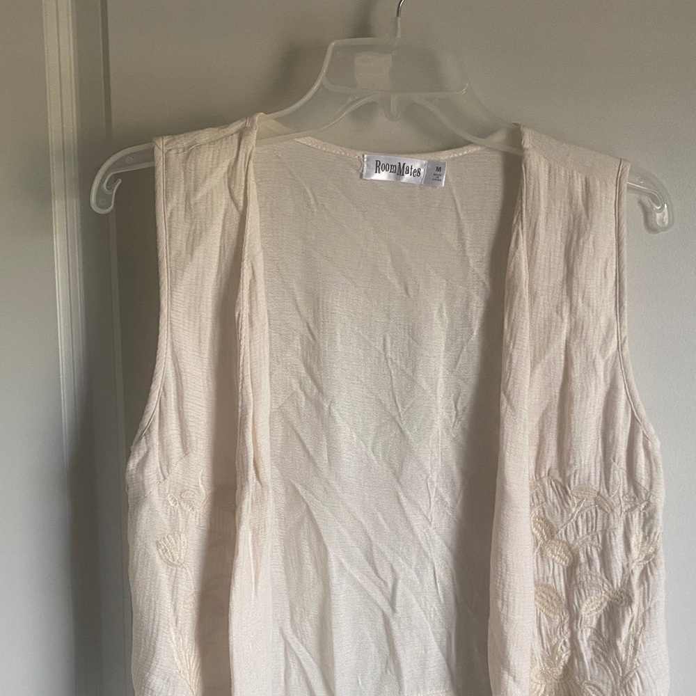 Roommates Cream Vest